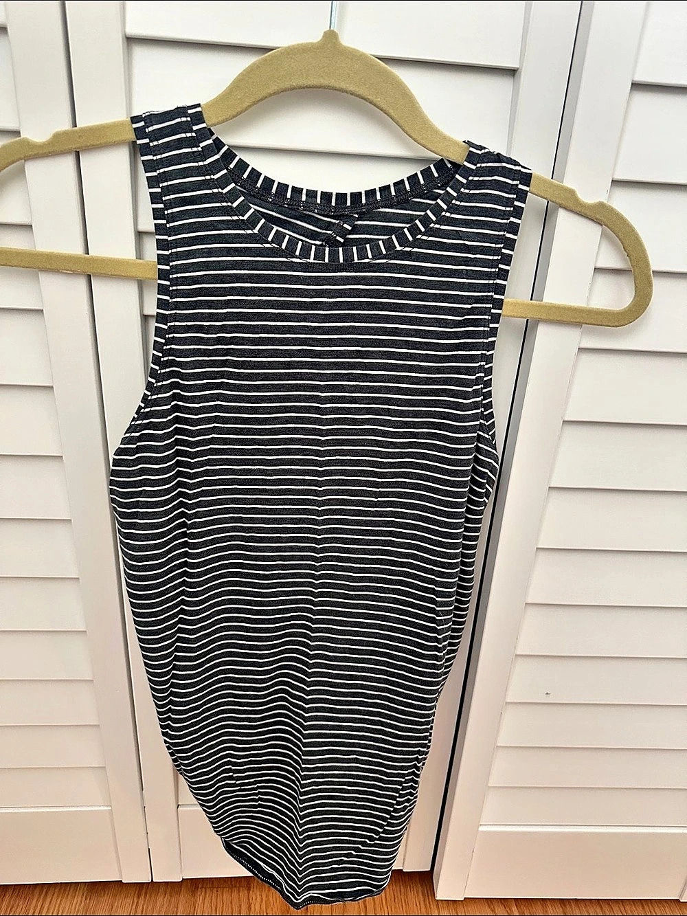 Lululemon Twist Back Tank Striped Black & White size S